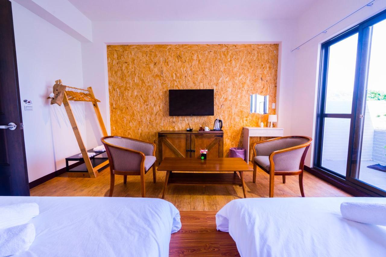 黑琵軼棧湖濱旅宿 K&B Happy Hostel Tainan Dış mekan fotoğraf